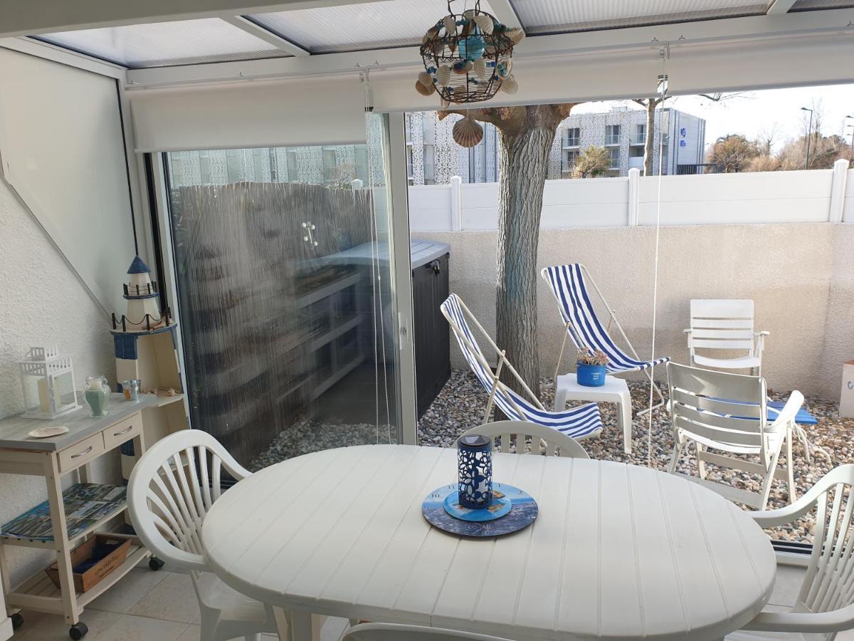 Les Amandines Villa Agde Exterior photo