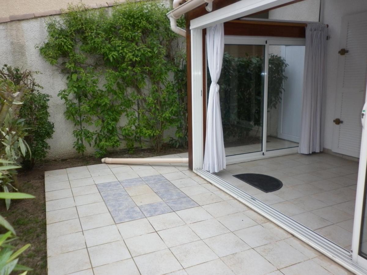 Les Amandines Villa Agde Exterior photo